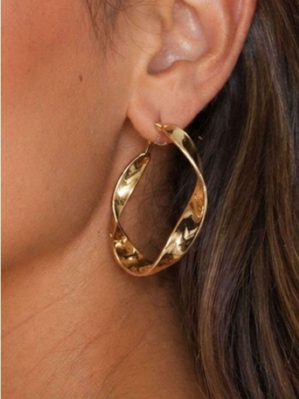 😍SHOW SPECIAL E34 Joe Fresh Wide Twist Hoop Earrings